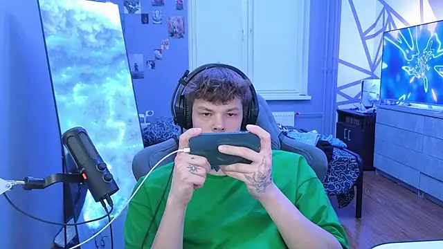 DENIS HERE online show from March 2025 06:42:01 PM