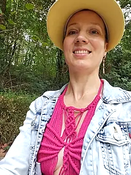 Exhibitionsplit online show from September 2025 01:33:01 PM