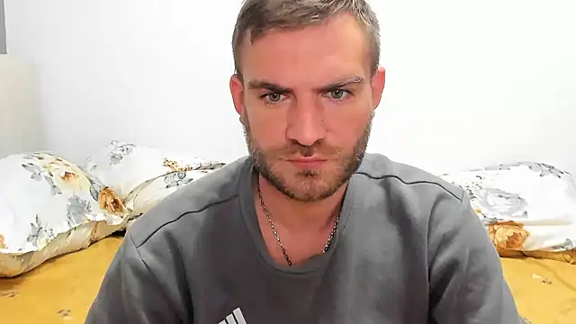 Snapshot of 10in_deluxe chatting on January 2025 07:43:01 AM 10in deluxe online show from January 2025 07:43:01 AM