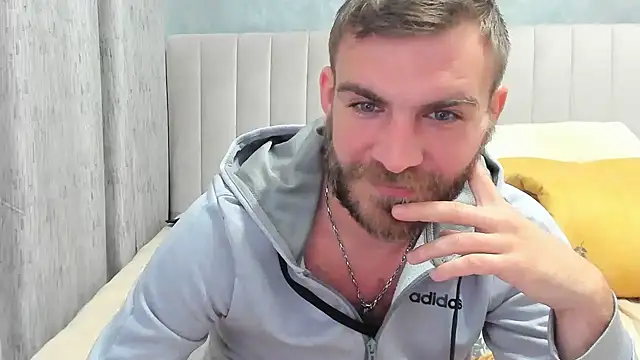 Snapshot of 10in_deluxe chatting on January 2025 08:22:01 AM 10in deluxe online show from January 2025 08:22:01 AM