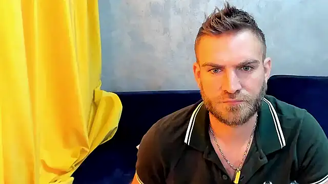 Snapshot of 10in_deluxe chatting on March 2025 06:43:02 AM 10in deluxe online show from March 2025 06:43:02 AM