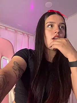 Snapshot of violet-333 chatting on December 2024 04:58:01 PM violet-333 online show from December 2024 04:58:01 PM