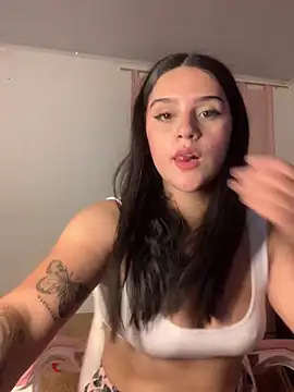 Snapshot of violet-333 chatting on December 2024 02:49:02 AM violet-333 online show from December 2024 02:49:02 AM