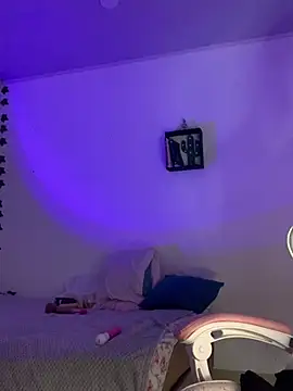 Snapshot of violet-333 chatting on January 2025 10:50:01 PM violet-333 online show from January 2025 10:50:01 PM