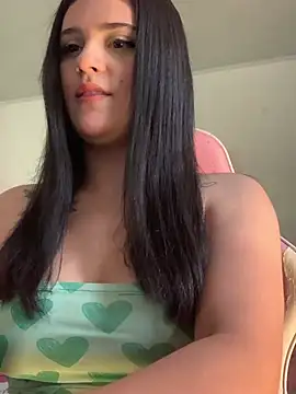 Snapshot of violet-333 chatting on January 2025 07:00:01 PM violet-333 online show from January 2025 07:00:01 PM