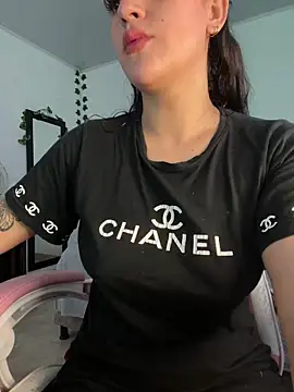 Snapshot of violet-333 chatting on February 2025 04:53:02 PM violet-333 online show from February 2025 04:53:02 PM