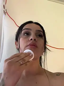 Snapshot of violet-333 chatting on February 2025 08:20:02 PM violet-333 online show from February 2025 08:20:02 PM