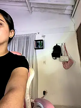 Snapshot of violet-333 chatting on October 2025 04:21:01 AM violet-333 online show from October 2025 04:21:01 AM