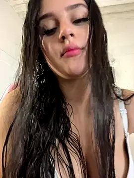 Snapshot of violet-333 chatting on October 2025 05:03:01 PM violet-333 online show from October 2025 05:03:01 PM