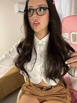 Snapshot of violet-333 chatting on November 2025 05:57:01 PM violet-333 online show from November 2025 05:57:01 PM