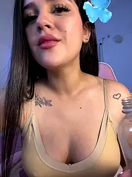 Snapshot of violet-333 chatting on November 2025 06:19:01 AM violet-333 online show from November 2025 06:19:01 AM