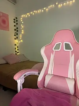 Snapshot of violet-333 chatting on February 2026 02:24:02 PM violet-333 online show from February 2026 02:24:02 PM