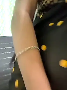 Shreya727 online show from October 2025 06:41:02 PM