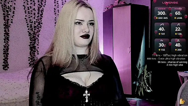 Snapshot of strawberry_elfcat chatting on July 2026 11:48:02 PM strawberry elfcat online show from July 2026 11:48:02 PM