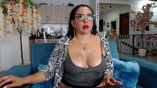 dakota johnson10 online show from September 2025 07:03:02 PM