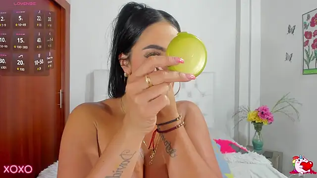 VenussVega online show from November 2025 04:40:01 PM