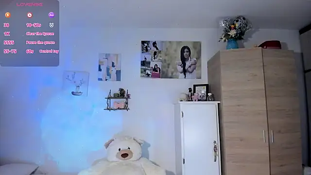 VeronikaOlsen online show from November 2025 12:48:02 PM