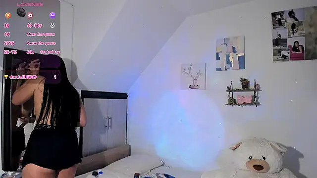 VeronikaOlsen online show from November 2025 01:23:01 PM