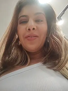 Snapshot of scarlett_moore chatting on April 2026 03:50:01 PM scarlett moore online show from April 2026 03:50:01 PM
