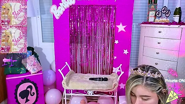 Tawny cox online show from December 2024 10:41:01 AM