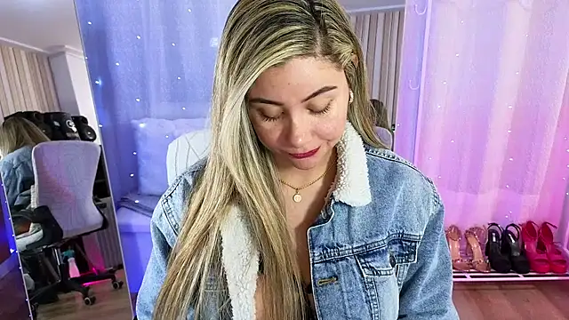 Tawny cox online show from November 2025 12:20:01 PM