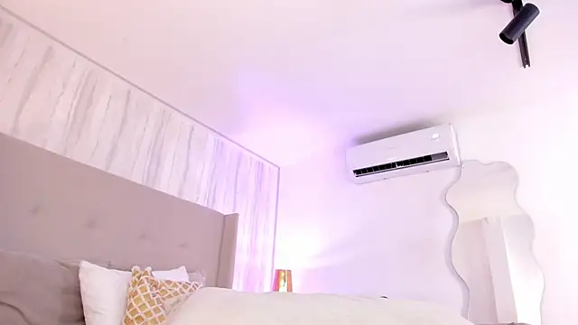 katie cruz online show from February 2025 08:24:01 PM