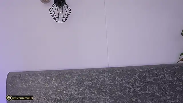 katie cruz online show from December 2025 10:33:01 AM