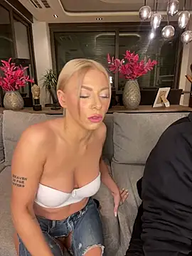 Snapshot of SexOnMyLvL chatting on January 2025 09:52:01 PM SexOnMyLvL online show from January 2025 09:52:01 PM