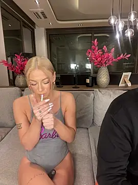 Snapshot of SexOnMyLvL chatting on January 2025 09:23:02 PM SexOnMyLvL online show from January 2025 09:23:02 PM