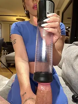 Snapshot of SexOnMyLvL chatting on March 2025 09:20:01 PM SexOnMyLvL online show from March 2025 09:20:01 PM