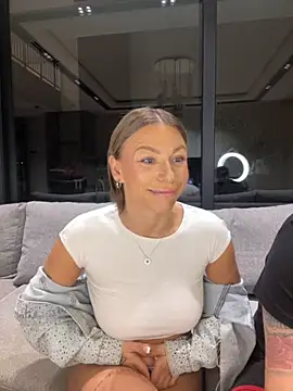 Snapshot of SexOnMyLvL chatting on October 2025 08:28:01 PM SexOnMyLvL online show from October 2025 08:28:01 PM