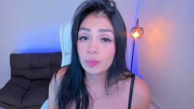 dominique21  online show from December 2024 05:04:02 AM