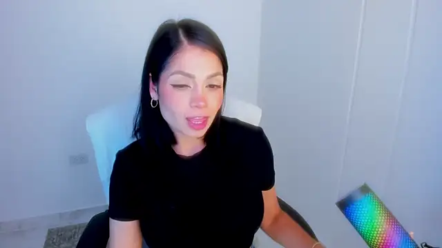 dominique21  online show from April 2026 03:45:01 AM