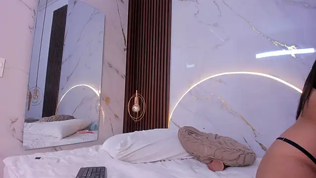 danisaenz  online show from February 2025 11:25:02 PM