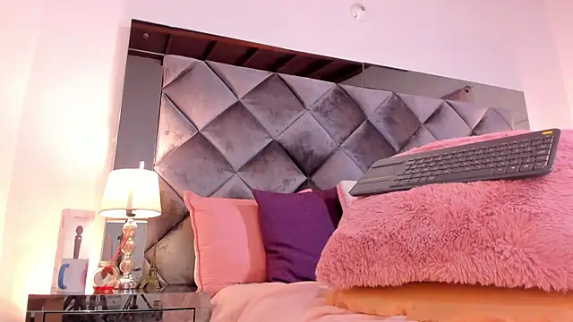 sofhiaa adaams online show from February 2025 04:14:01 PM