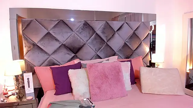 sofhiaa adaams online show from February 2025 05:03:02 PM