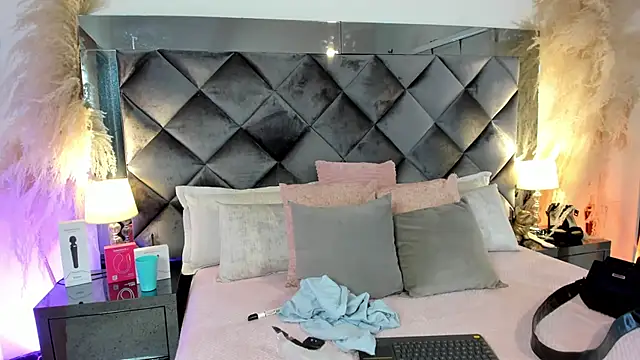 sofhiaa adaams online show from September 2025 11:08:02 PM