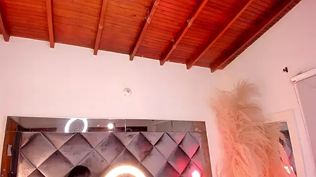 sofhiaa adaams online show from October 2025 10:10:01 PM