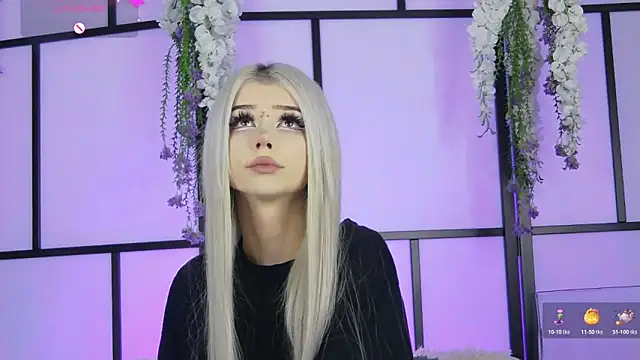 Snapshot of Xenomy chatting on November 2025 08:24:01 AM Xenomy online show from November 2025 08:24:01 AM