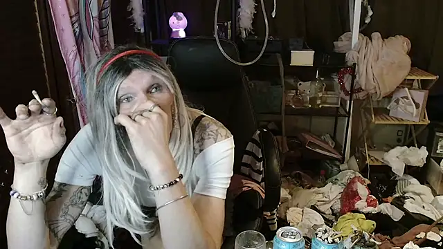 Ombeline1 online show from October 2025 05:35:01 PM