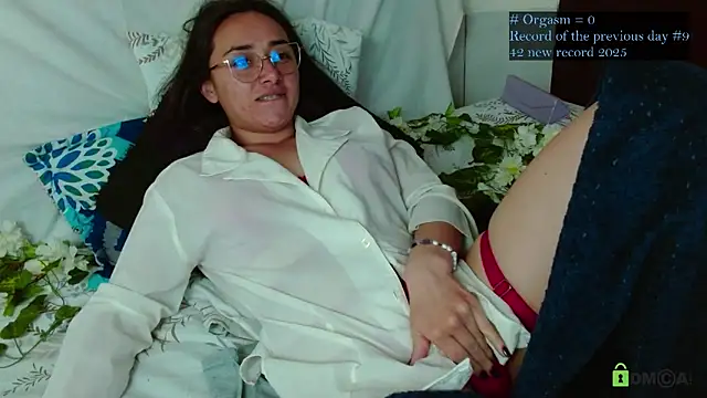 Hot Candy  online show from February 2026 09:00:02 PM