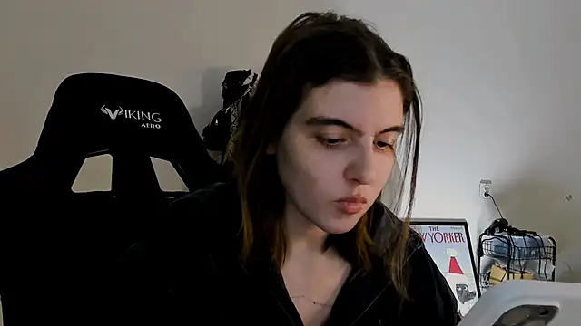 emmamurrr online show from December 2024 07:28:02 PM