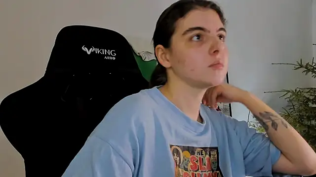 emmamurrr online show from January 2025 07:21:01 PM