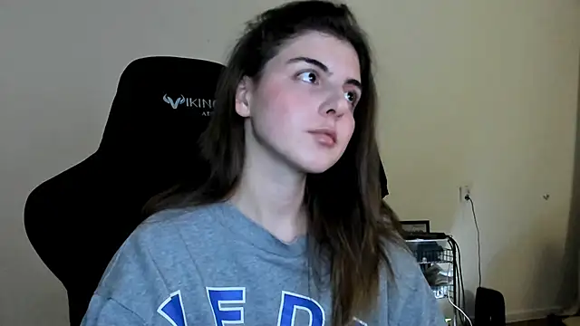 emmamurrr online show from November 2025 02:50:02 PM