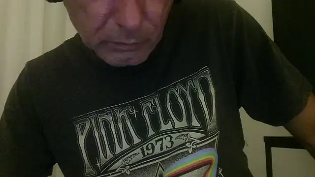 Snapshot of butseriouslykahnt chatting on December 2024 09:02:02 AM butseriouslykahnt online show from December 2024 09:02:02 AM