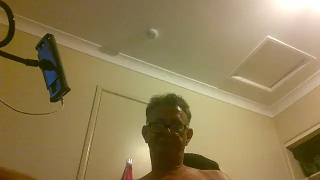 Snapshot of butseriouslykahnt chatting on January 2025 06:45:01 PM butseriouslykahnt online show from January 2025 06:45:01 PM