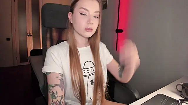 Midnight Mi online show from November 2025 04:22:02 AM