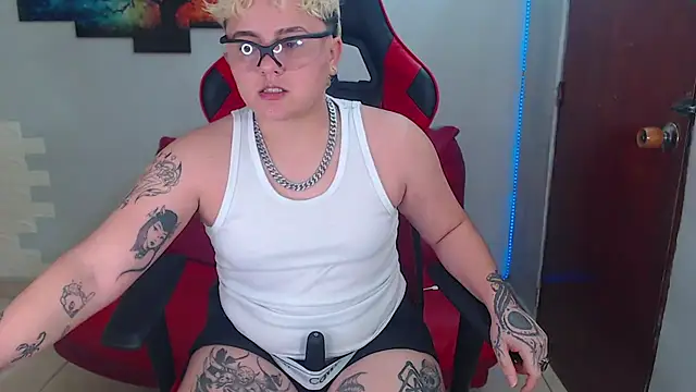 isabeautyx19 online show from January 2025 07:24:01 PM