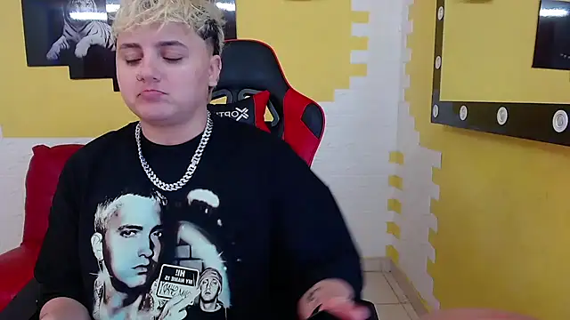 isabeautyx19 online show from January 2025 02:36:02 PM