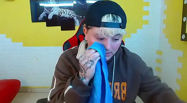 isabeautyx19 online show from January 2025 02:56:02 PM